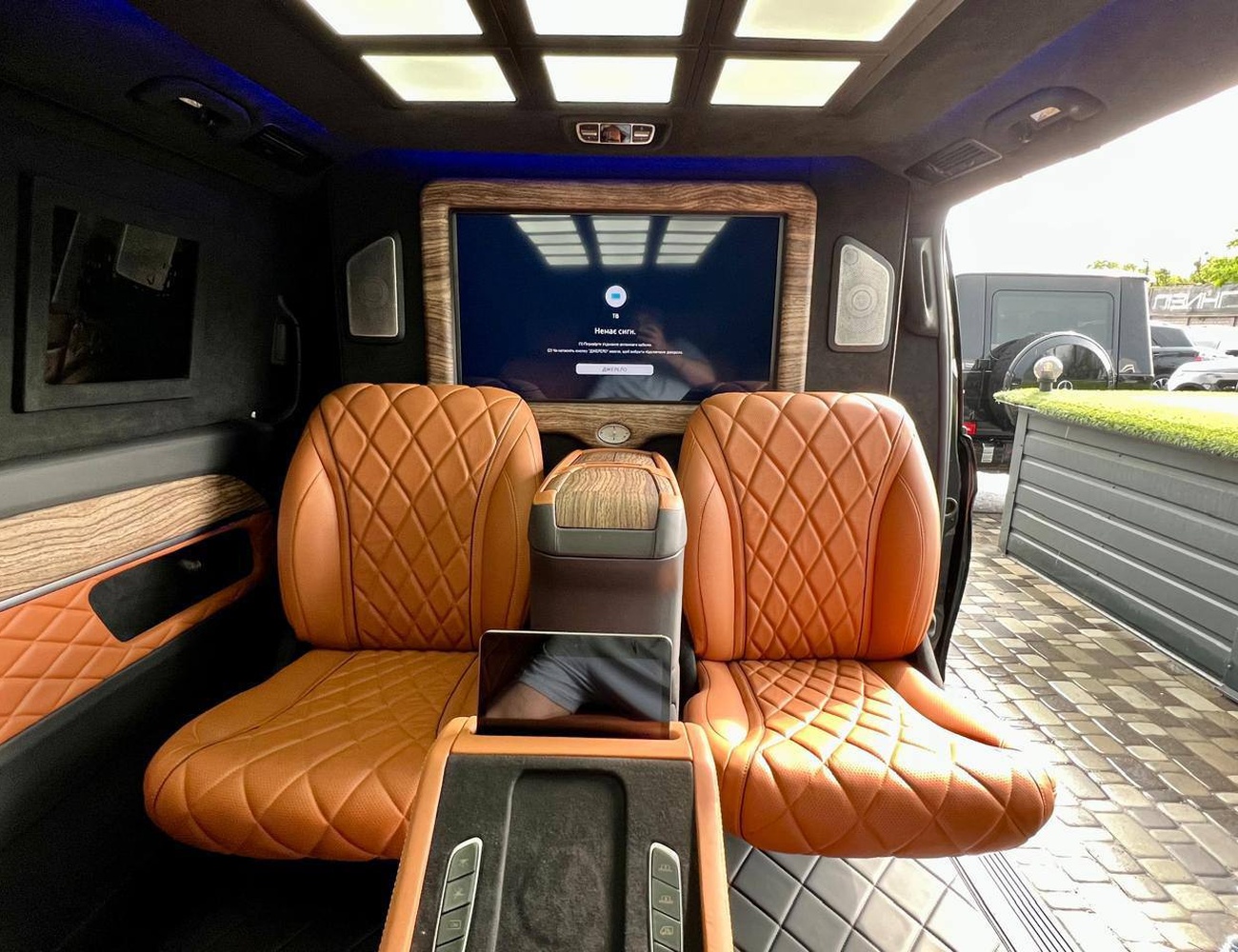 Mercedes-Benz V220
